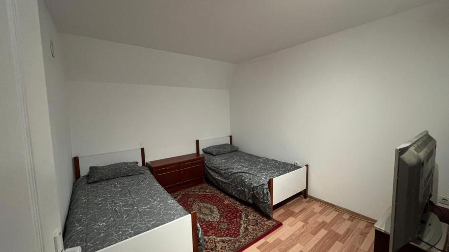 Apartament de inchiriat la casa - 6