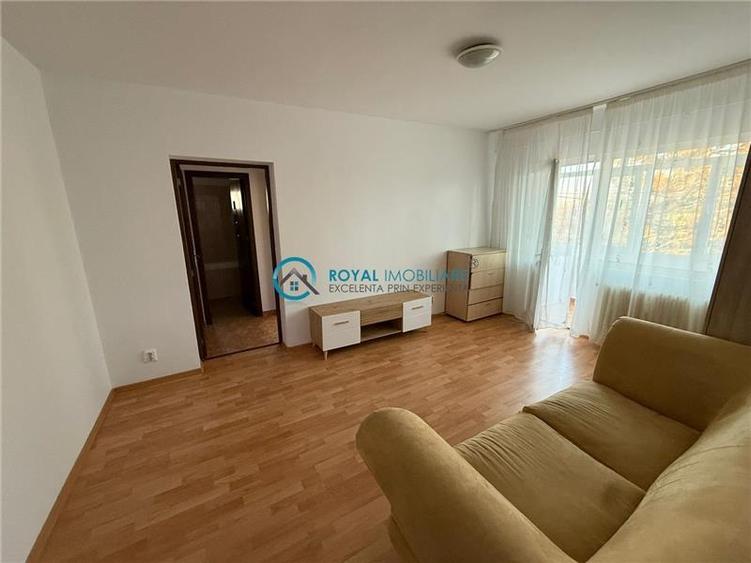 Royal Imobiliare - Inchiriere apartament 3 camere in zona Nord - 1