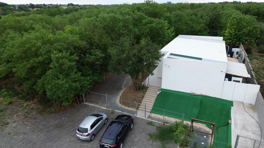 Casa de vacanta / spatiu comercial de vanzare – Frumusani - 1