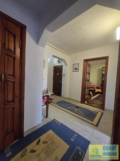 Tomis Nord, Rovere, de vanzare 3 camere, decomandat, gaze - 7