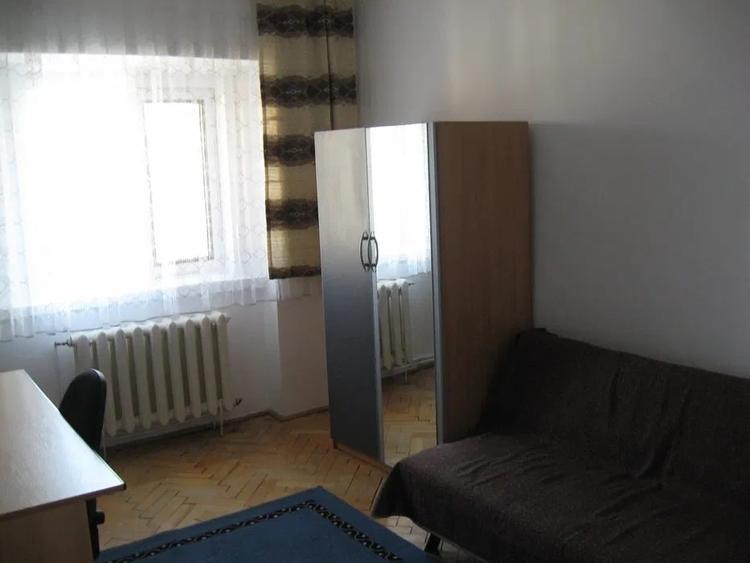 Apartament cu 3 camere, decomandat, Alexandru cel Bun - 1