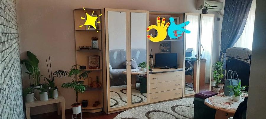 Apartament cu 3 camere decomandat în Central