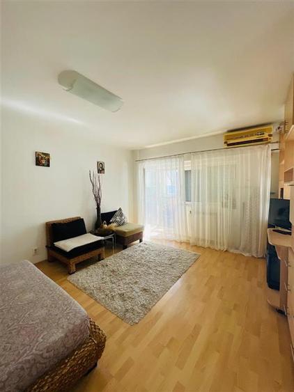 VANZARE GARSONIERA ZONA  MIRCEA VODA NERVA TRAIAN SECTOR 3 - 5