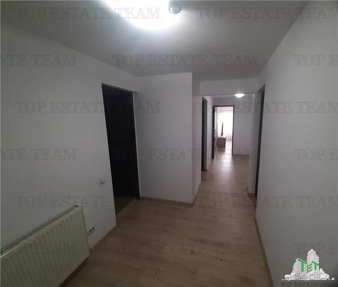 Casa spatioasa cu 8 camere si teren de 801 mp - ideala pentru 2 familii - 12