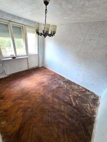 Apartament cu 3 camere decomandat | Etajul 3 - Botizului - 4