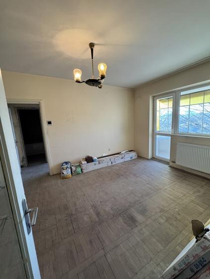 Apartament 2 camere, cf 1 semidec, etaj 4/4, Democratiei - 2