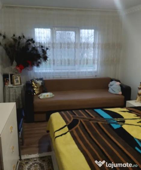 Apartament cu 2 camere decomandat, mobilat în Poarta 6