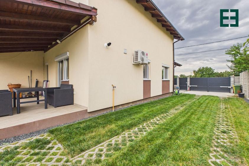 Duplex cu 3 camere cu Canalizare în Bucovăț (Remetea Mare)