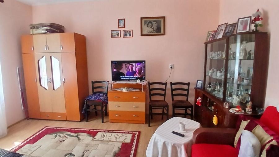 Casă cu 2 camere în Central