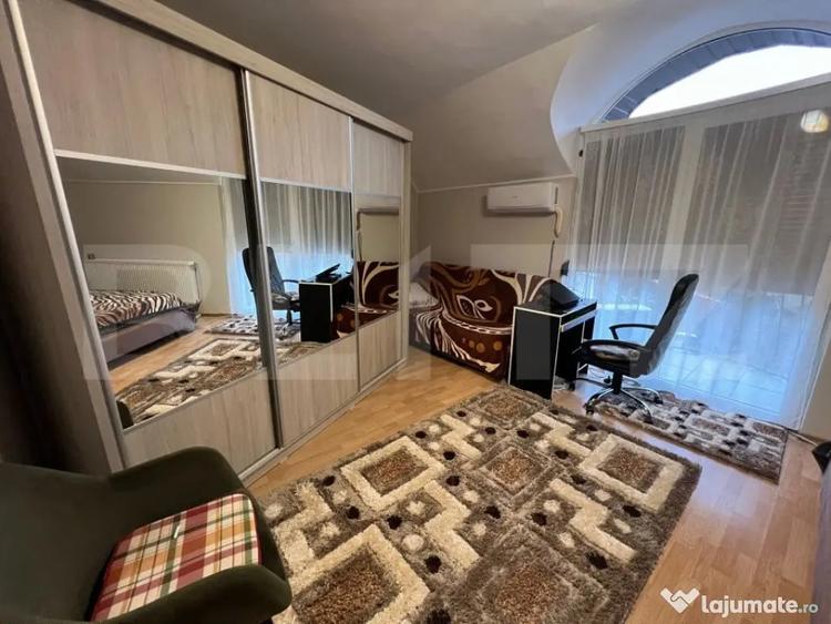 Casă cu 6 camere cu Teren 345 Mp în Titulescu