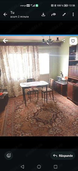 Apartament cu 3 camere decomandat în Petros