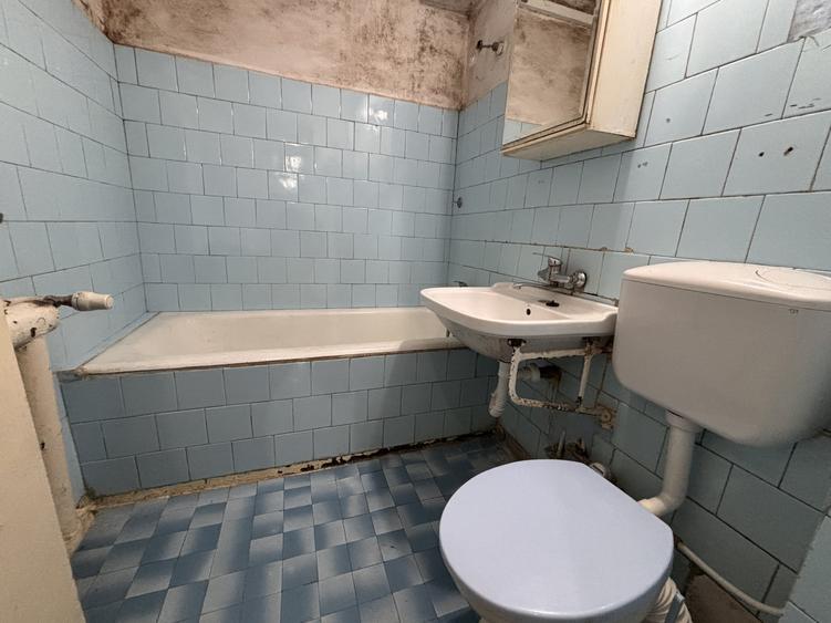 Apartament cu 3 camere decomandat în Ștefan cel Mare