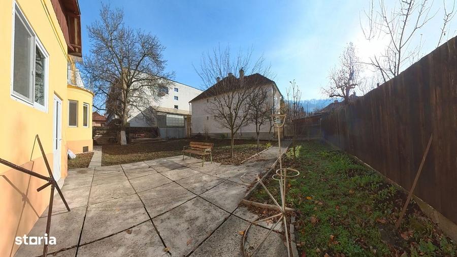 Casă cu 4 camere decomandat în Centrul Istoric