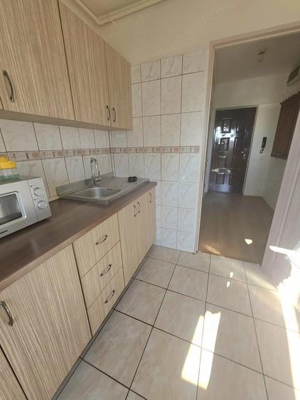 Apartament cu 2 camere semidecomandat în 1 Mai