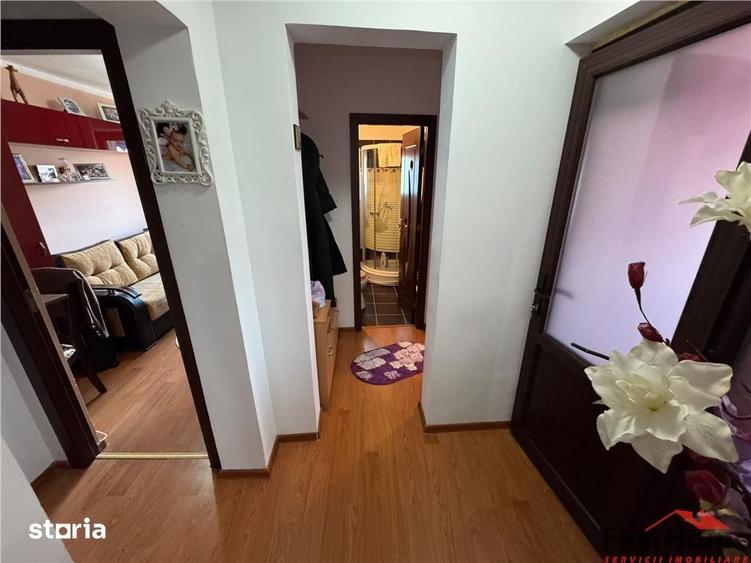 Apartament cu 3 camere decomandat, mobilat în Sud