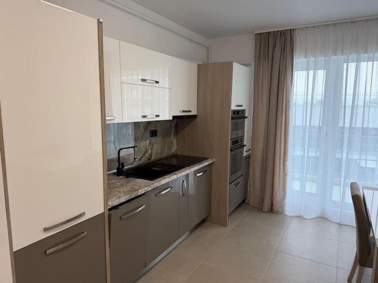 Apartament cu 2 camere decomandat, mobilat în Central