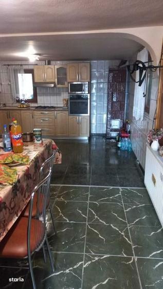 Casă cu 4 camere cu Teren 2500 Mp în Moțăieni