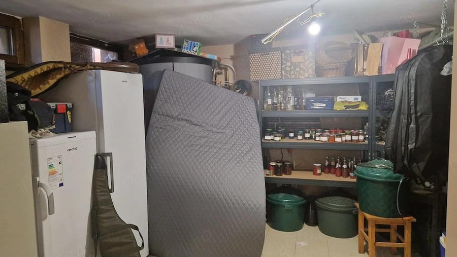 Casă cu Teren 3000 Mp în Mândruloc