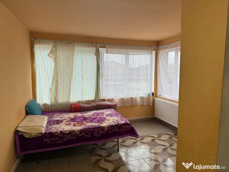 Casă cu 4 camere cu Teren 120 Mp în Brestei