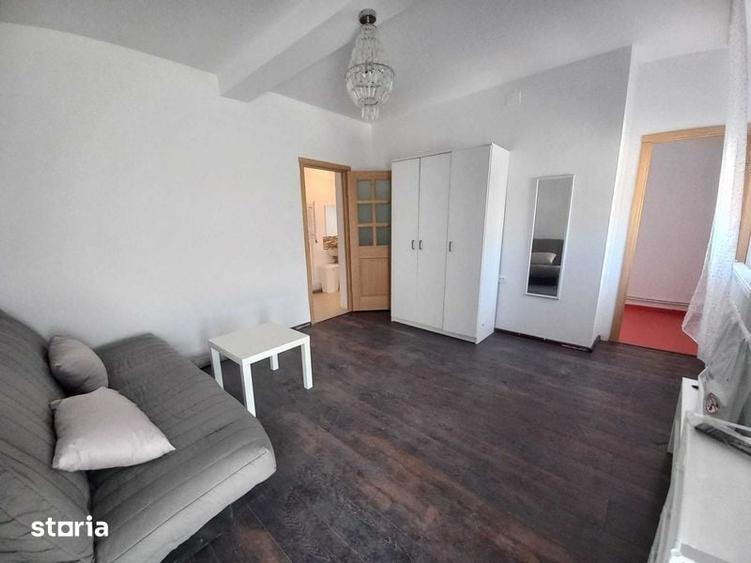 Garsonieră în Vatra Luminoasă