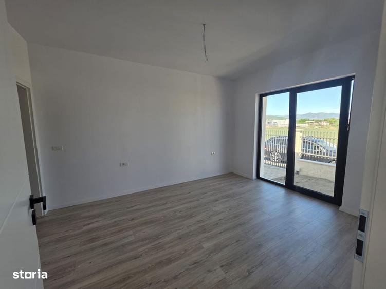 Casa individuala de tip P in suprafata de 90 mp. si teren 370 mp., Alb - 8