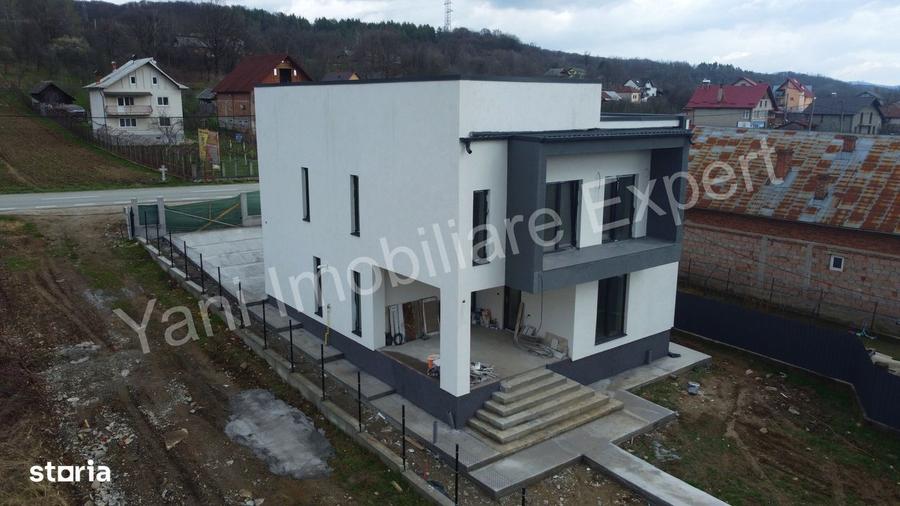 Casă cu 4 camere în Zigoneni