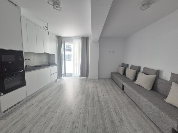 Apartament cu 3 camere semidecomandat în Obcini