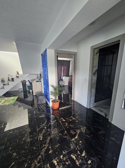 Casă cu 3 camere în Curături
