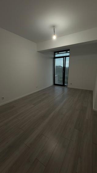 Apartament cu 3 camere semidecomandat în Florești