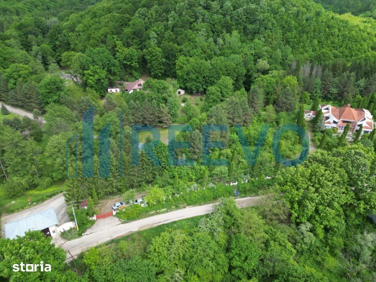 Teren de 1262 mp, în Solonț