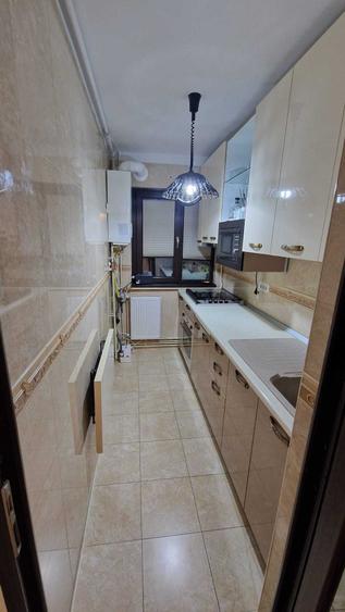 Apartament cu 2 camere semidecomandat în Strejnicu
