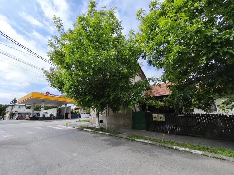 Casă cu 8 camere cu Teren 415 Mp în Drăgășani