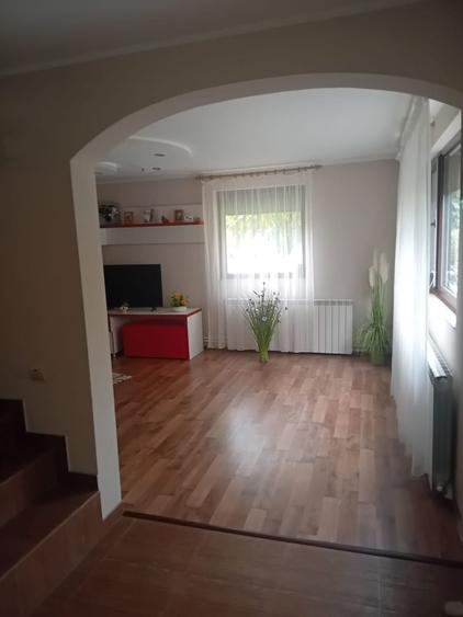 Casă individuală cu 4 camere cu Canalizare în Costi