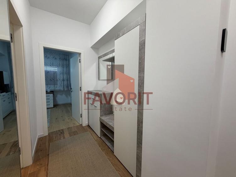 Apartament cu 4 camere decomandat, mobilat în Central