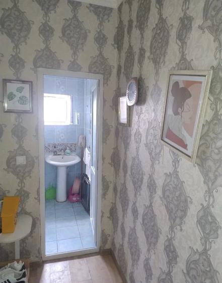 Garsonieră decomandată în Titan