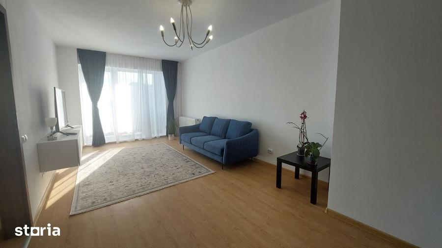 Apartament cu 2 camere decomandat în Tractorul