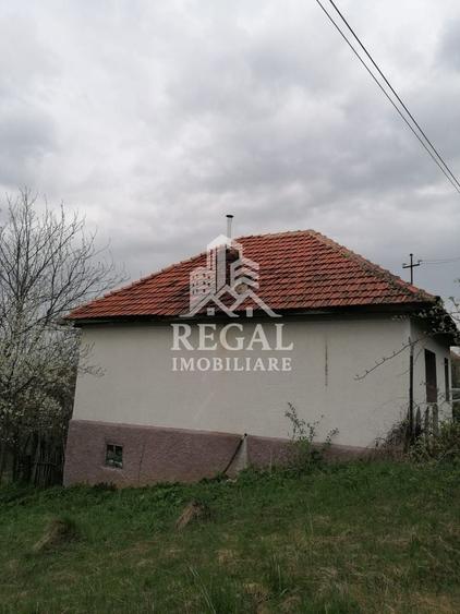 Casă individuală cu 2 camere cu Canalizare în Cerișor