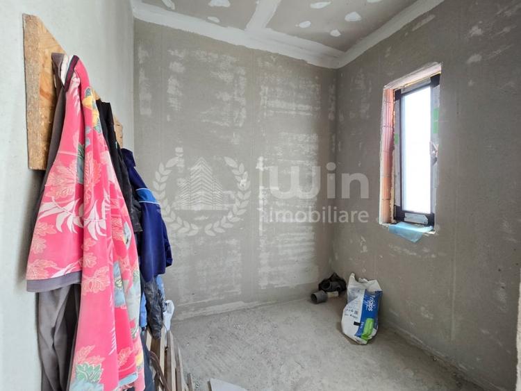 Duplex cu 5 camere cu Canalizare în Dâmbul Rotund
