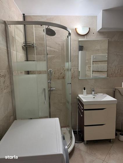 Apartament cu 2 camere decomandat în Podu Roș
