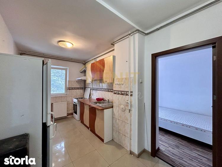 Apartament cu 3 camere semidecomandat, mobilat în Nord