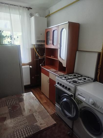 Garsonieră decomandată în Vama