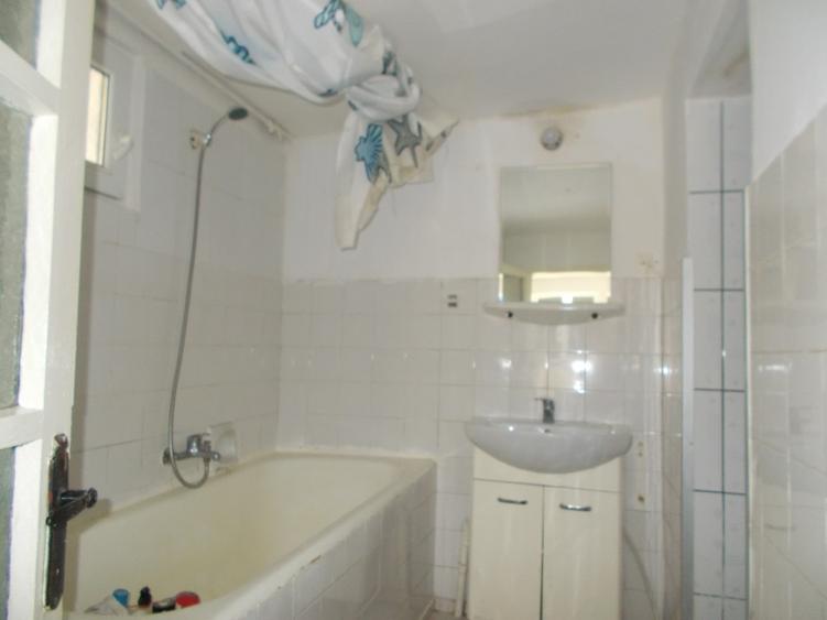 Duplex cu 4 camere cu Teren 235 Mp în Plopi