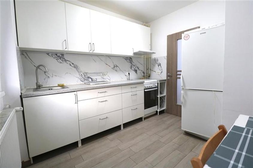 Apartament cu 3 camere, centrala proprie , zona Circumvalatiunii - 6