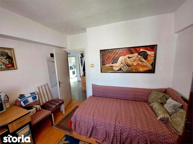 3 camere,decomandat, CENTRU - Str. Victoriei, etaj 3 - 24