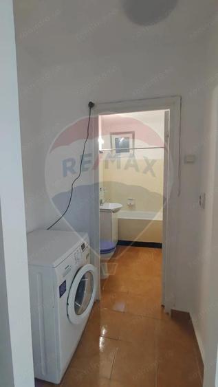 De inchiriat apartament 3 camere spatios etaj 1 Splaiul Crisanei - 15