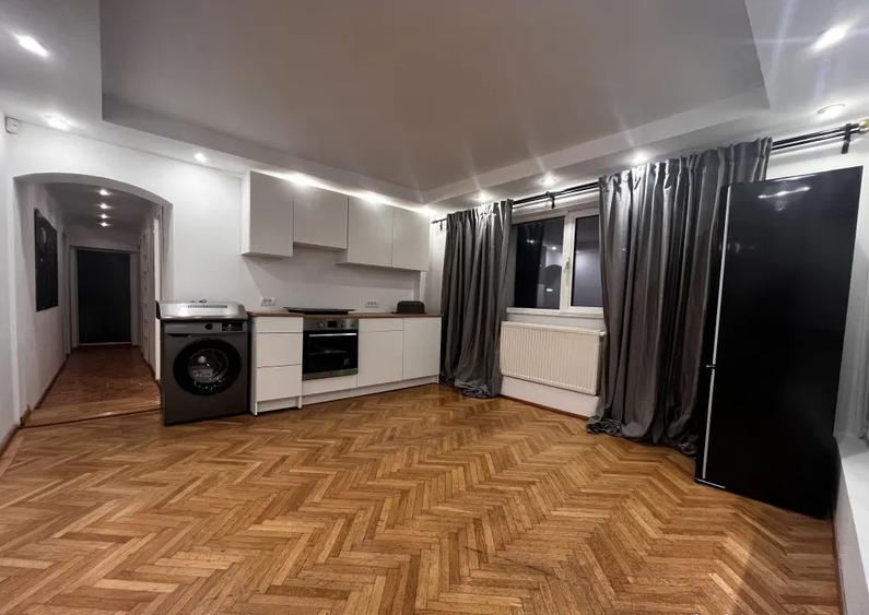 De inchiriat apartament 3 camere in vila, Strada Trivale - 4