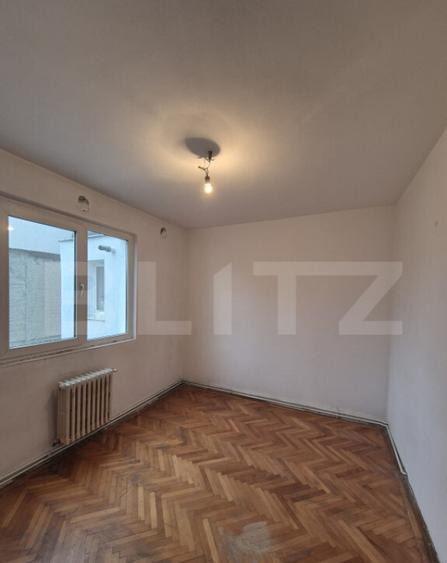 Apartament de vanzare, zona Dambu - 3