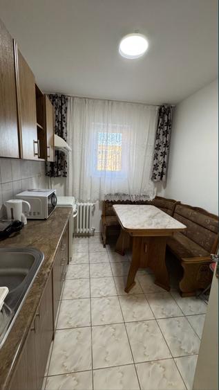 Inchiriez apartament 2 camere - 1