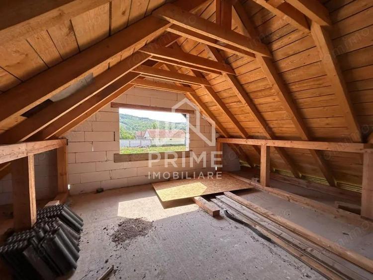 Casa de vanzare , 136 mp + 684 mp teren , Zona Totoi - 10