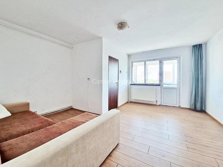 AZURA Imobiliare - Garsoniera Nemobilata Pitesti Craiovei Central